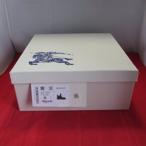 Burberry Men's Rubber Ankle Rain Boots $820 - Size EU 39 - Black - #1068 - Picture 10 of 11